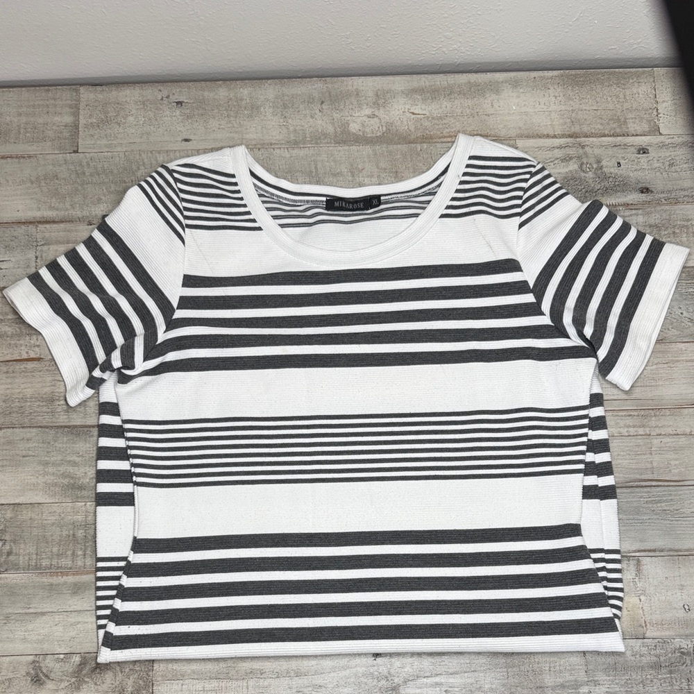 Mikarose Monochrome Striped Top Gray/beige - Picture 4 of 4